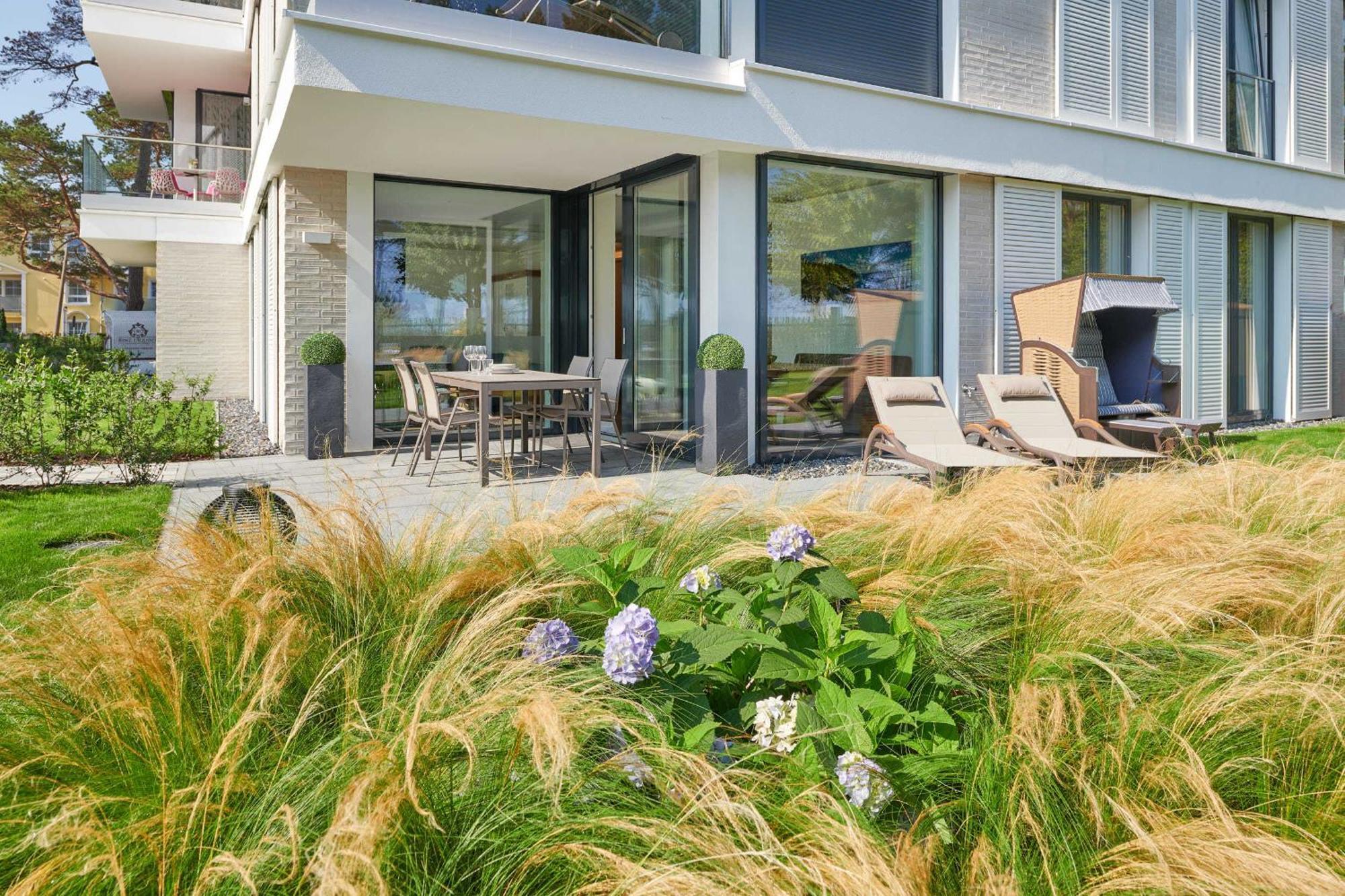 Villa Vogue By Exquisit | No.3 *